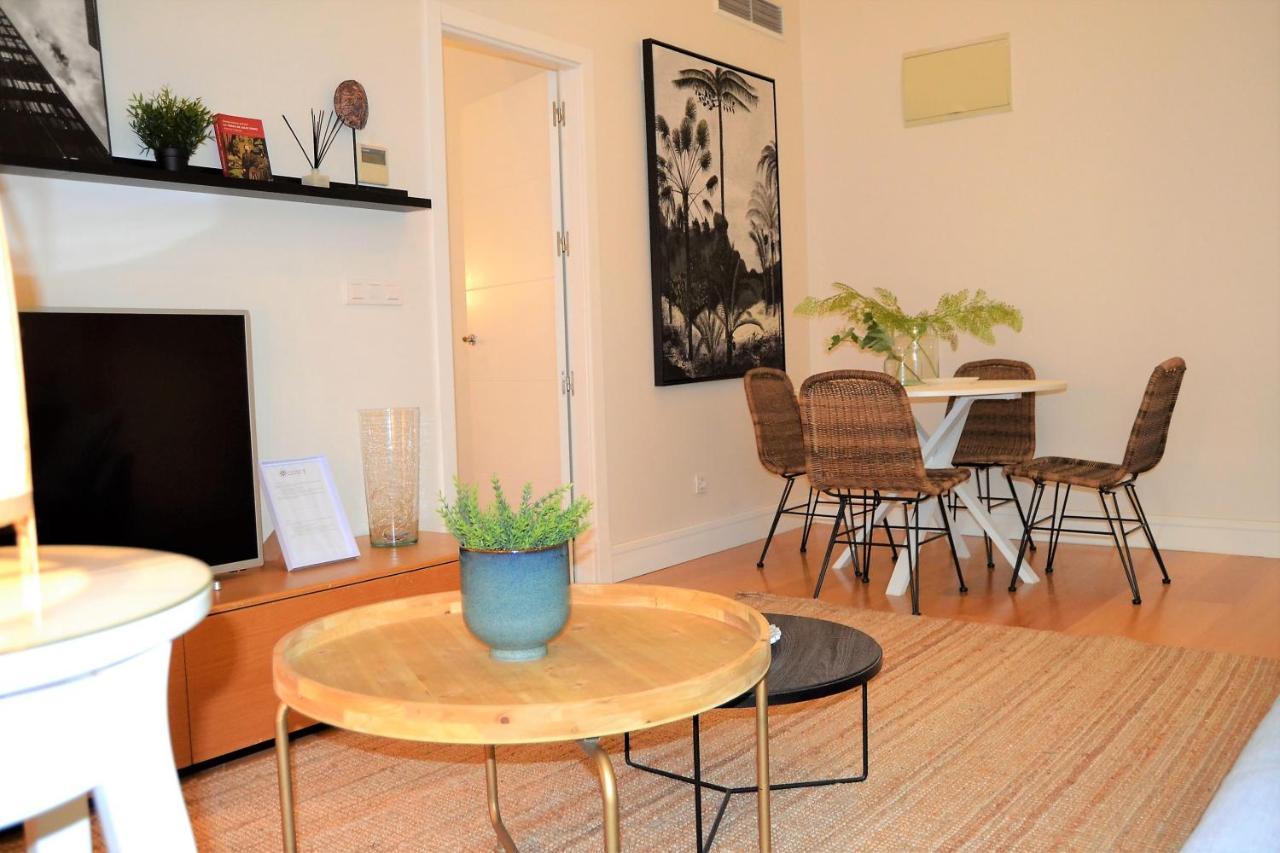 Апартаменты Coqueto Apartamento Junto A La Catedral De Malaga. Экстерьер фото